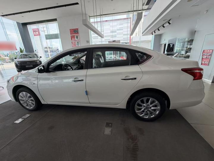 Sylphy 2026 Classic 1.6L CVT photo 2