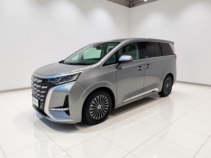 D9 2022 DM-i 970 AWD Noble