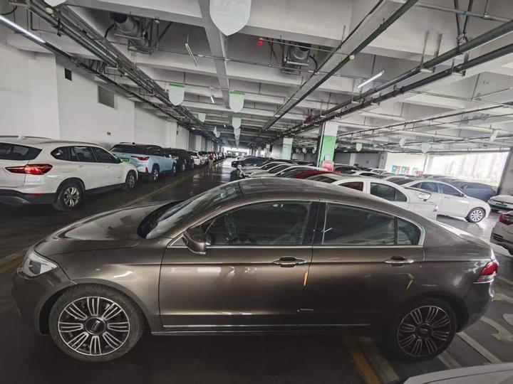 3 2016 Sedan 1.6T AT photo 4