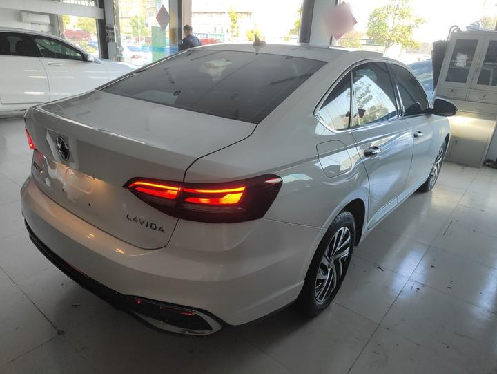 Lavida 2023 Facelift 1.5L AT photo 4