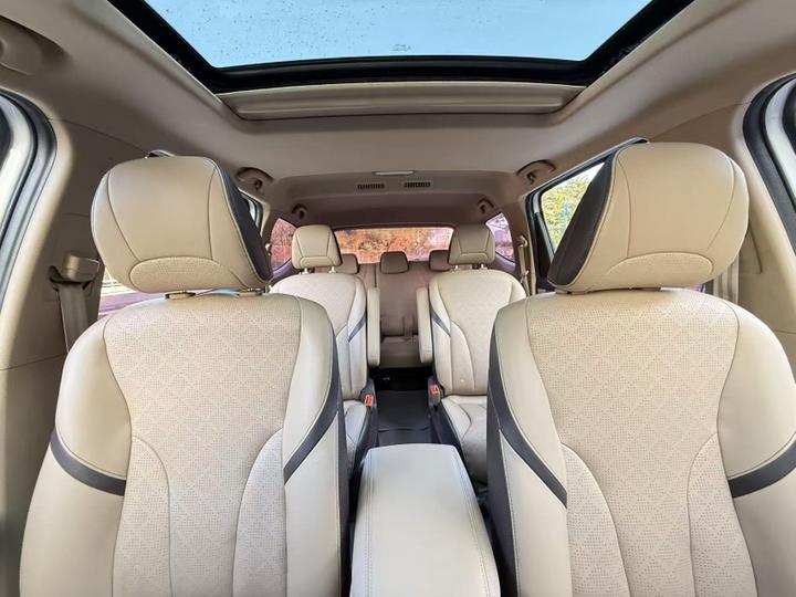 730 2017 1.8L iAMT Exclusive 7-Seater photo 8