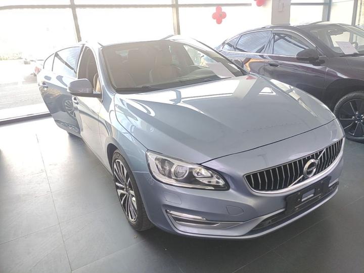 S60 2018 S60L T4 Progressive photo 3