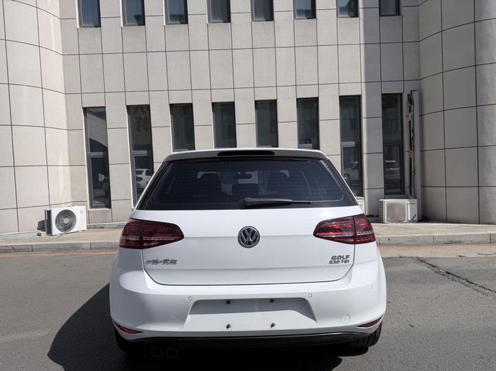 Golf 2017 230TSI AT Luxury Anniversary Edition photo 5