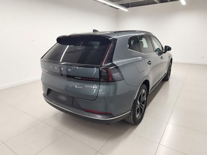 XC70 Hybrid 2026 RWD Long Range Core photo 6
