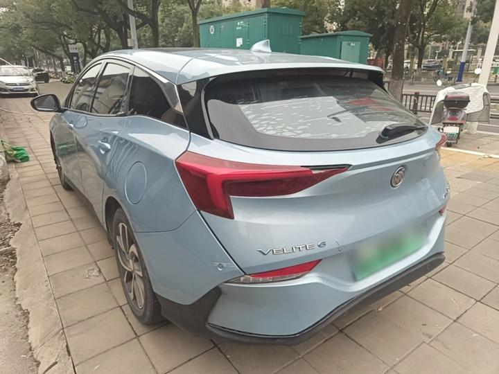 6 2020 PHEV photo 4