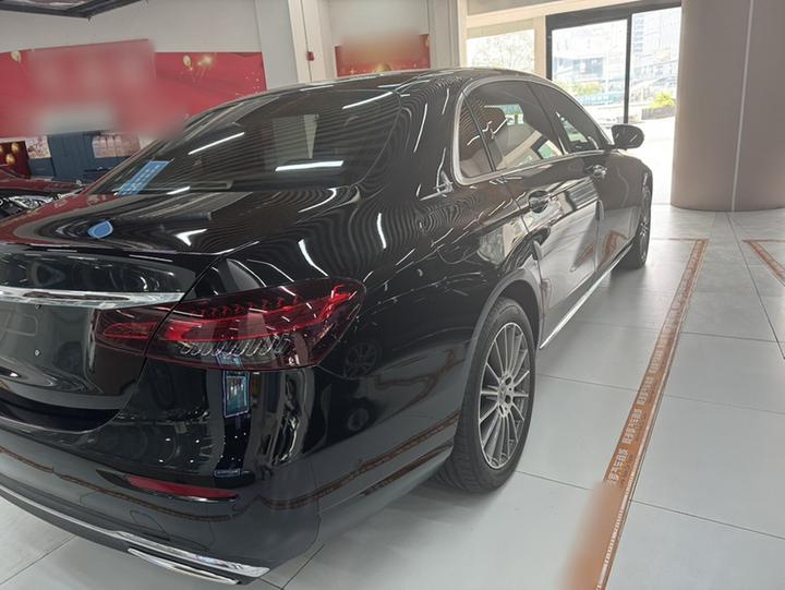 E-Class 2023 E 260 L photo 3