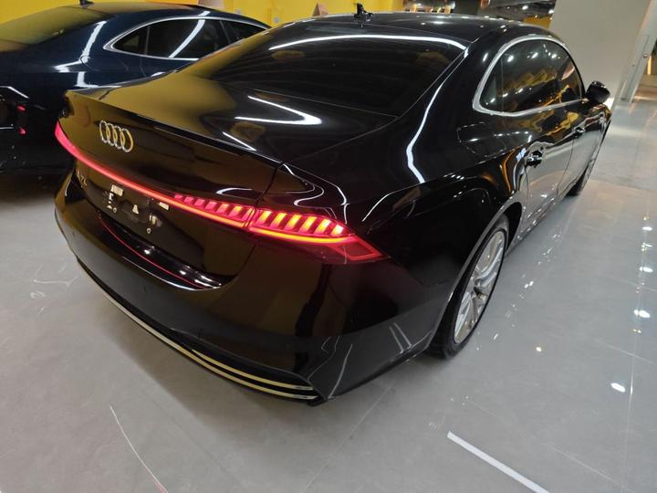 A7L 2024 45TFSI S-line photo 4