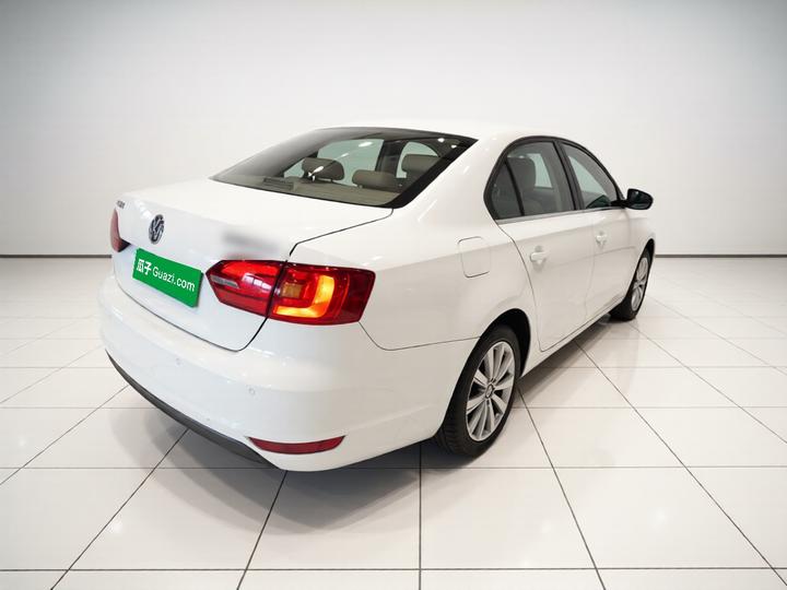 Sagitar 2014 Facelift 1.6L MT Comfort photo 4