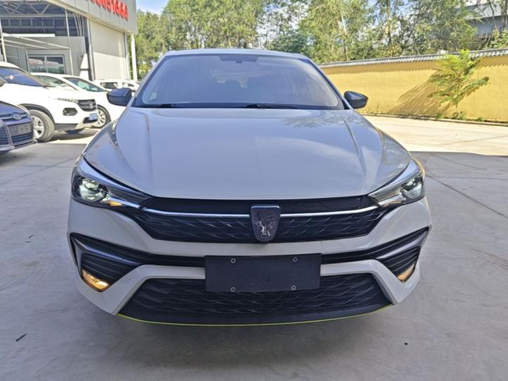 i5 2021 1.5L MT Platinum photo 2