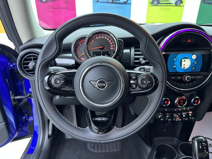 2019 1.5T COOPER photo 6