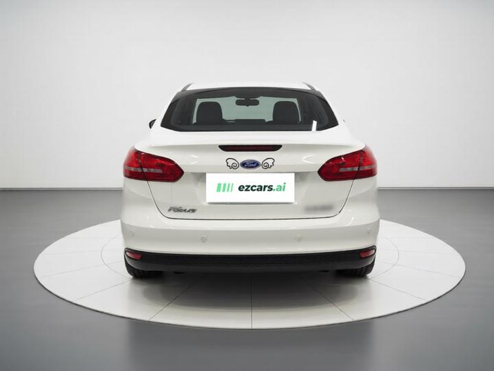 Focus 2015 Sedan 1.6L MT photo 4