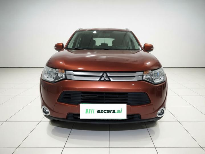 Outlander Imported 2014 2.4L AWD Luxury Value 7-Seater photo 2