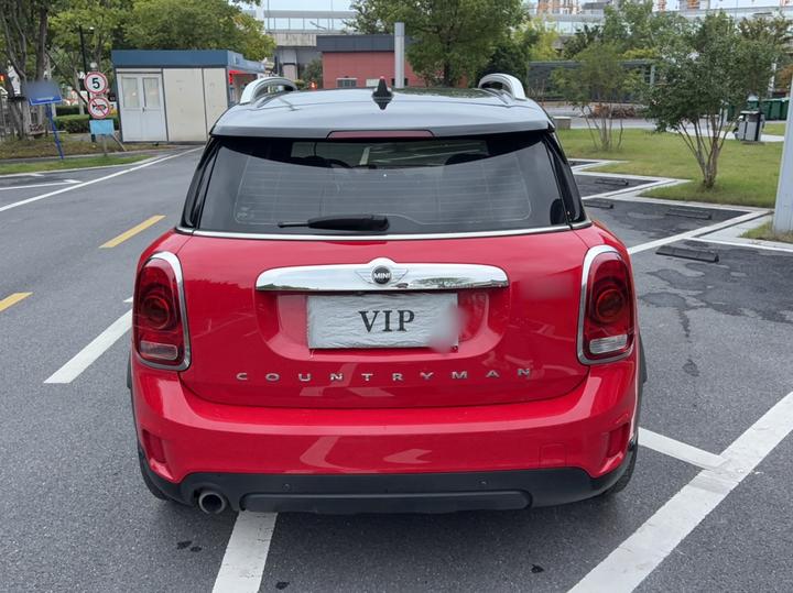 2017 1.5T COOPER ALL4 Wagon photo 3