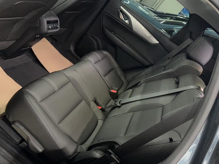 2020 650T 7-Seater photo 8