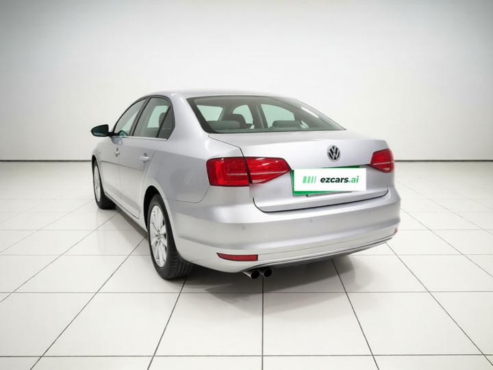Sagitar 2015 230TSI AT Comfort photo 4