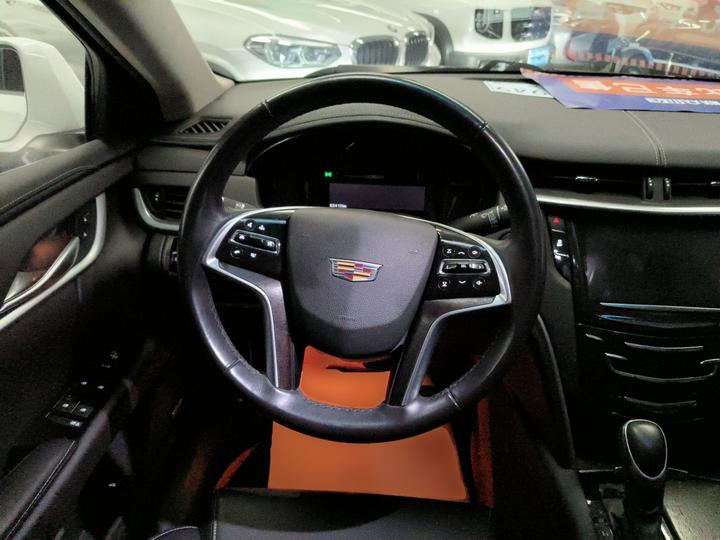 XTS 2018 28T Tech photo 6