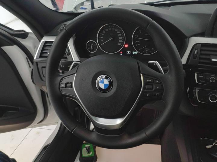 3 Series 2017 320i M Sport photo 6