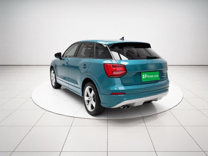 Q2L 2021 35 TFSI Luxury photo 4