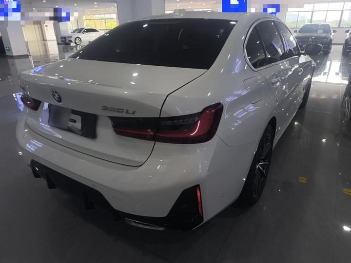 3 Series 2026 325Li M Sport Package photo 6