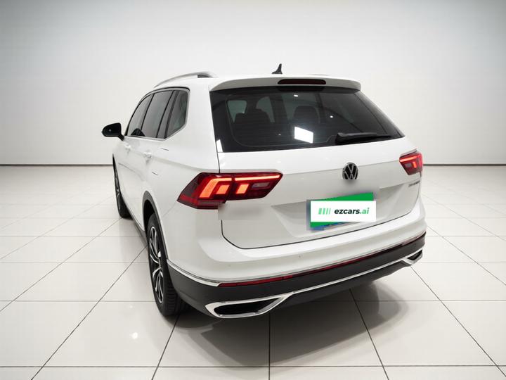 Tiguan L 2022 330TSI AT RWD Smart photo 4