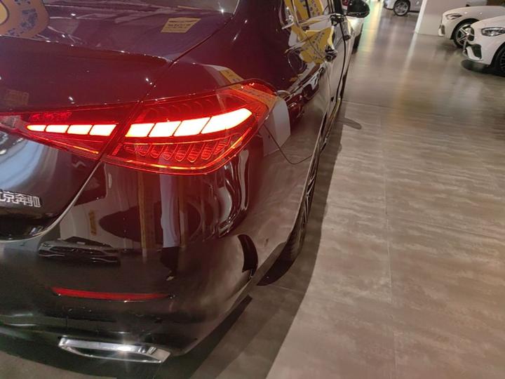 C-Class 2023 C 260 L Sport photo 7
