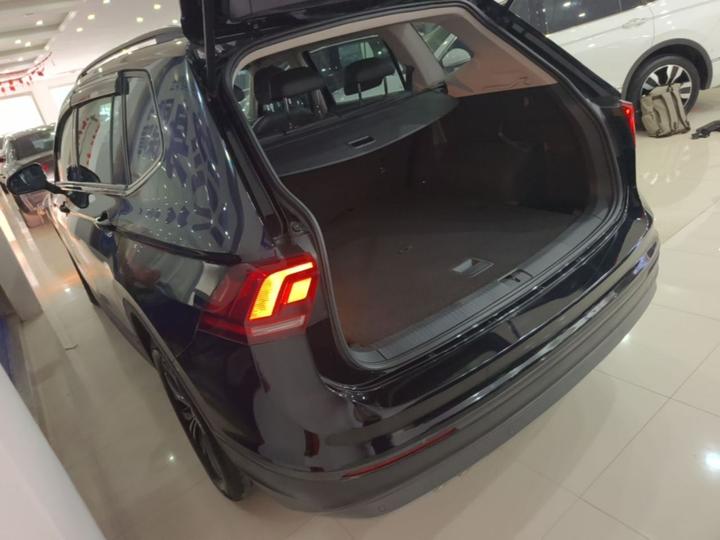 Tiguan L 2021 330TSI AT RWD Comfort photo 4