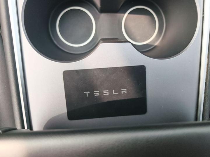 Model Y 2024 RWD photo 8