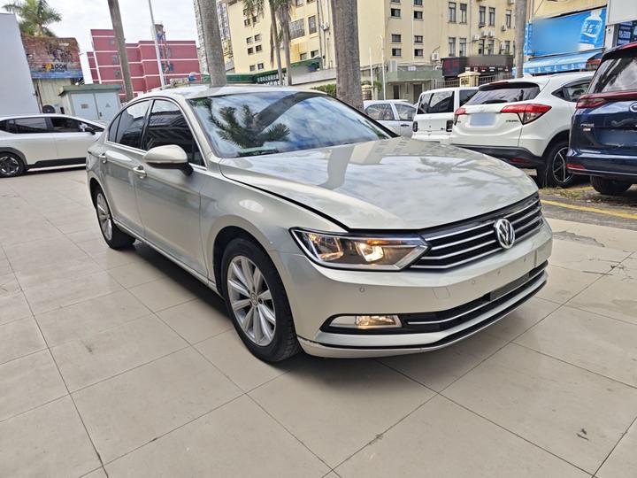 Magotan 2017 330TSI DSG Leading photo 3