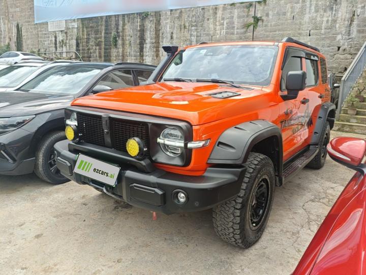 300 2022 2.0T Tank