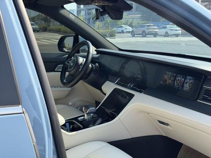 Li Auto ONE 2021 EREV 6-Seater photo 8