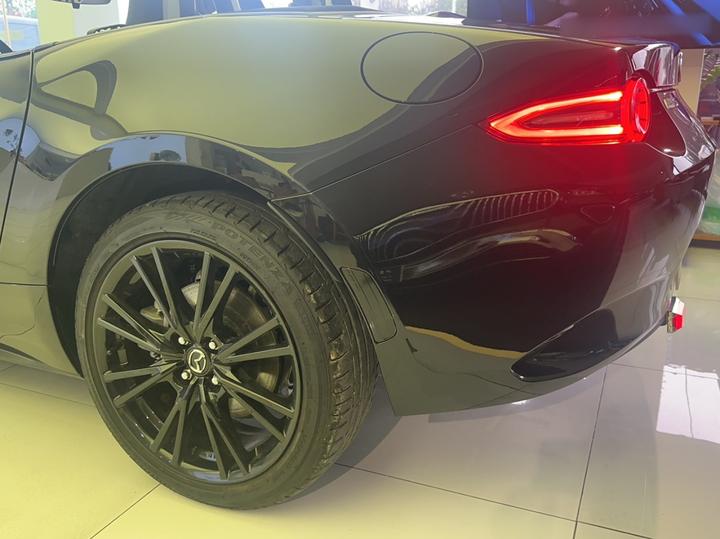 MX-5 25 2.0 MT Convertible photo 3