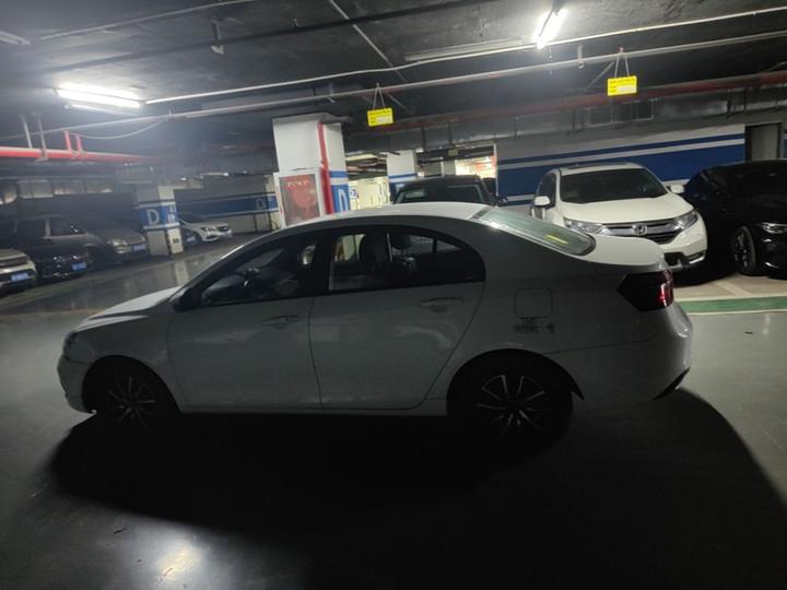 Emgrand 2019 1.5L CVT Luxury China VI photo 4