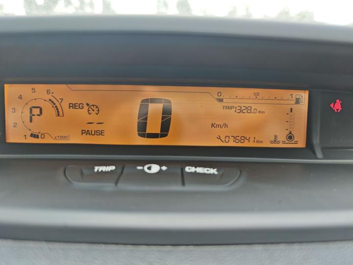 2013 Sedan 1.6L AT photo 7