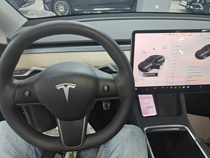 Model Y 2022 Facelift RWD photo 2