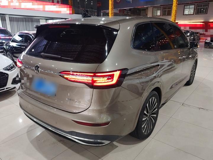 Viloran 2022 380TSI Premium photo 6