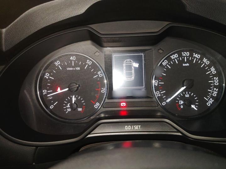 Octavia 2016 1.6L MT photo 4