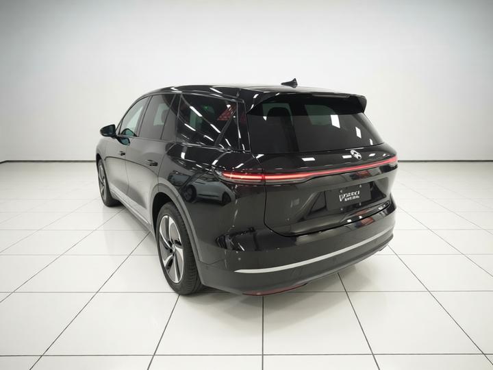 ES8 2023 75kWh Executive photo 4