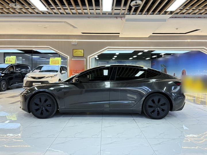 Model 3 2023 Long Range AWD photo 2