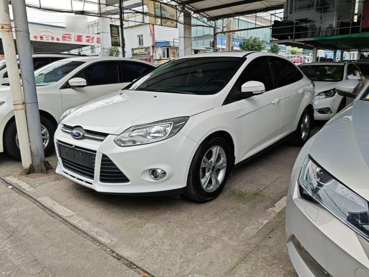 Focus 2012 Sedan 1.6L AT
