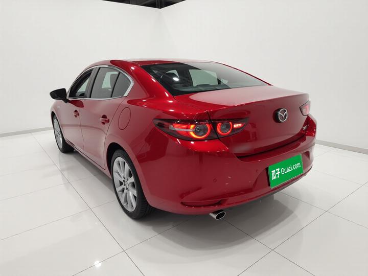 3 Axela 2022 2.0L AT photo 4