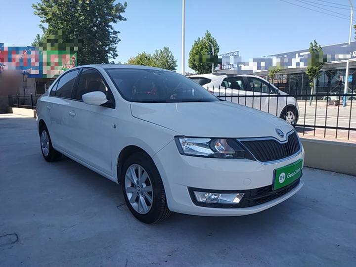 Rapid 2016 1.6L AT photo 3