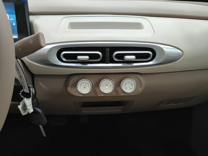 Hongguang MINIEV 2025 4th Gen 4-Door Advanced photo 8