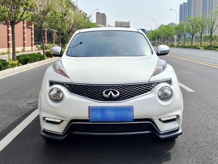 ESQ 2014 1.6L photo 2