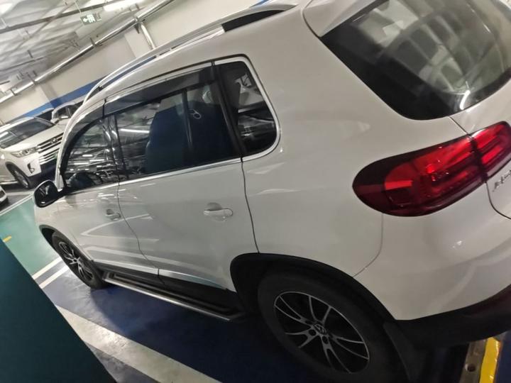 Tiguan 2015 1.8TSI AT AWD Luxury photo 4