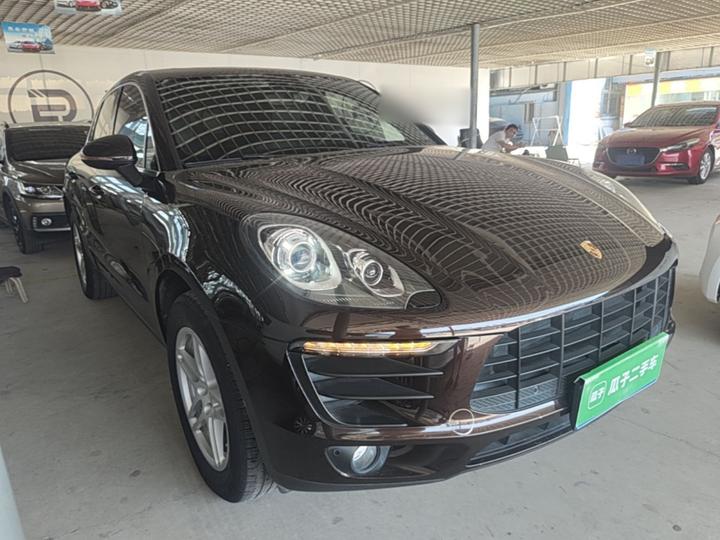 2017 Macan 2.0T photo 3