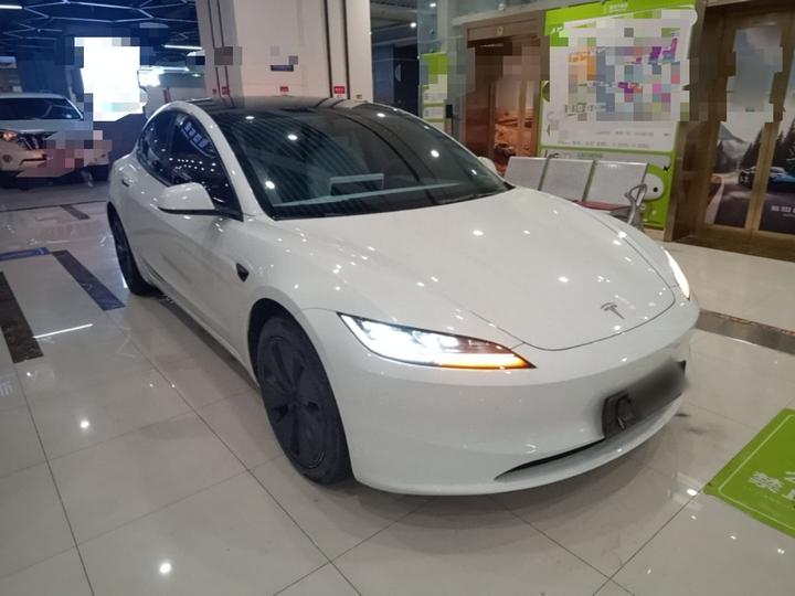 Model 3 2023 RWD photo 3