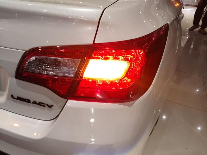 2020 Facelift 2.5i EyeSight photo 7