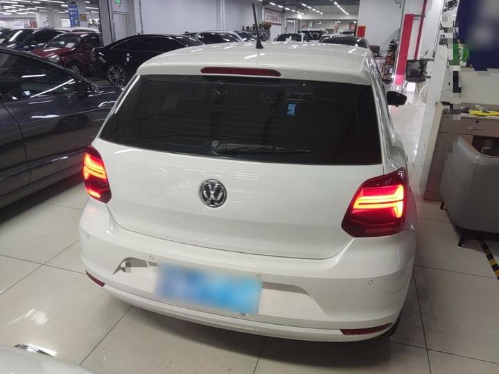 Polo 2016 1.6L AT Comfort photo 3