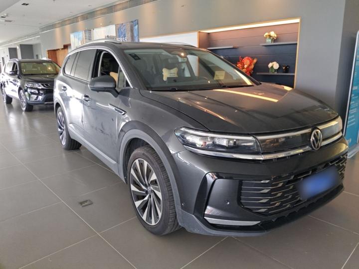 2026 450TSI AWD Supreme 6-Seater photo 3
