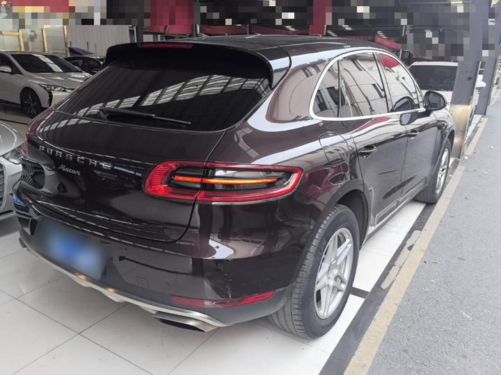 2017 Macan 2.0T photo 6